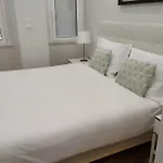Whome Modern 1-bed With Ac & Private Terrace 아파트